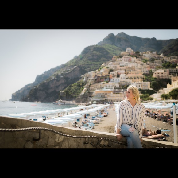 Meet your Posher, Elisabeth - Picture 1 of 8